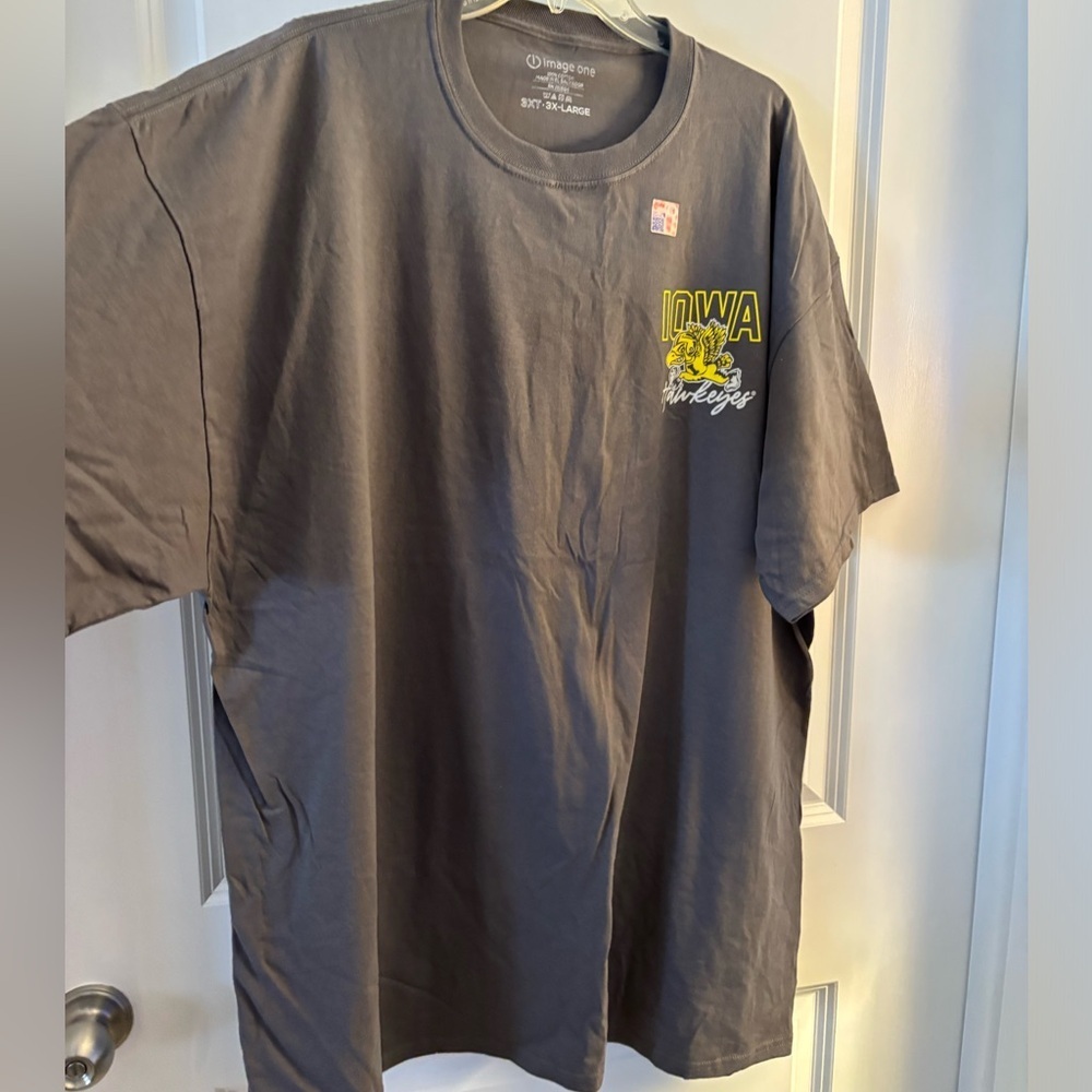 Mens Gray Iowa Hawkeyes T-Shirt Sz 3XT - Picture 2 of 6
